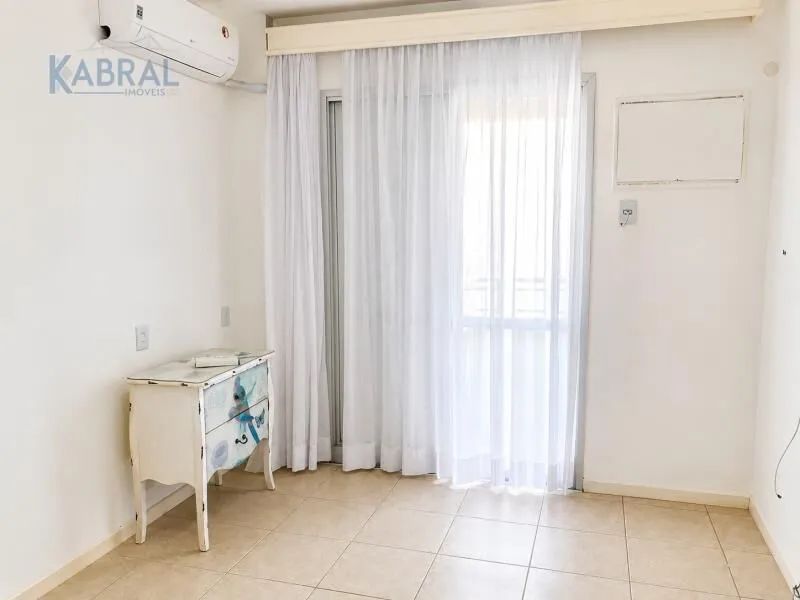 Excelente Apartamento de 3 Quartos com 2 Vagas Próximo à Beira-Mar Norte - Foto 4