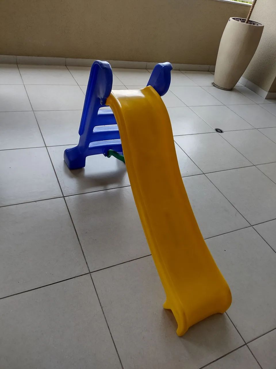 Escorregador plástico 