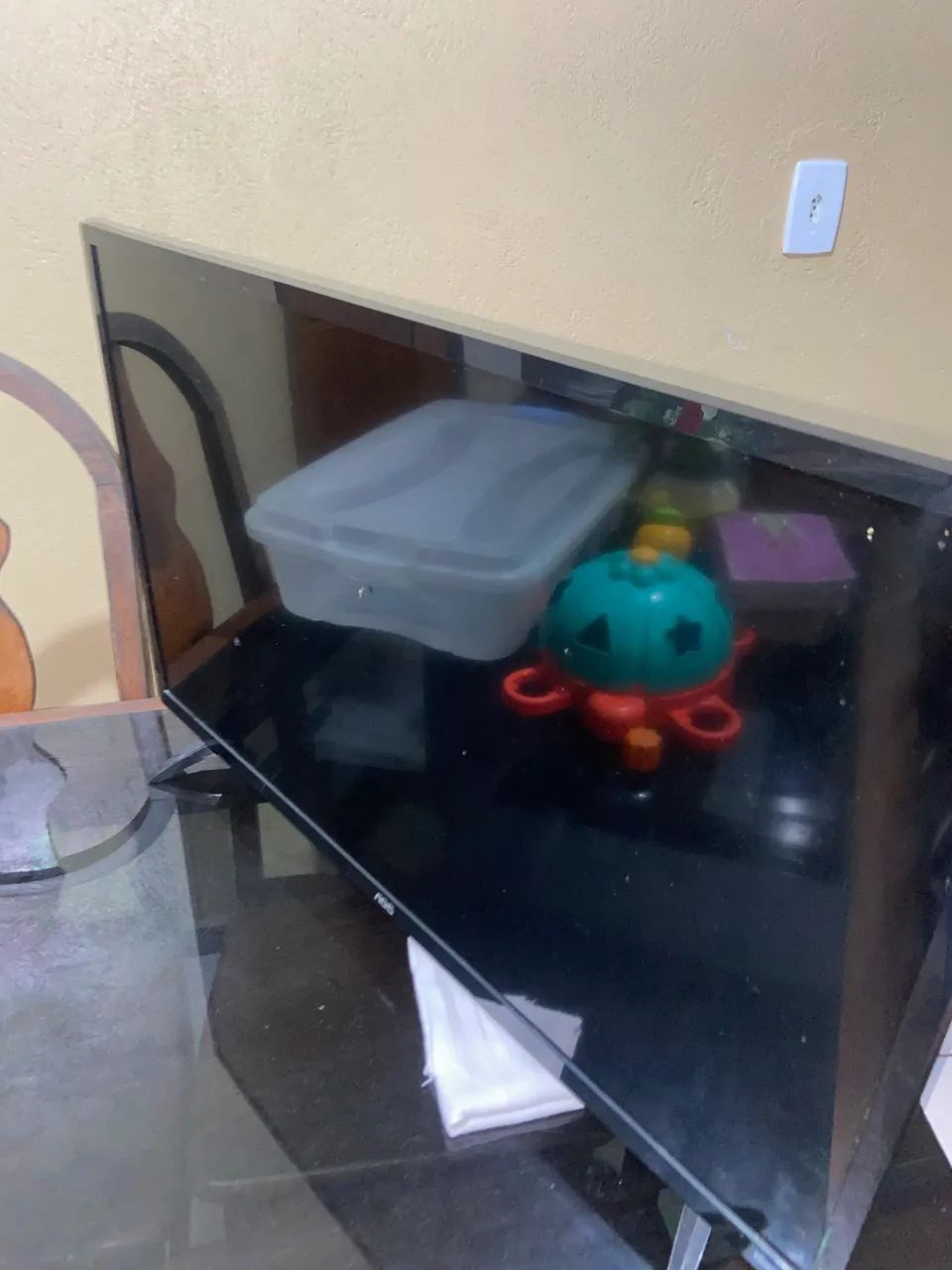 Smart tv aoc Roku 32 / com defeito  - Foto 4