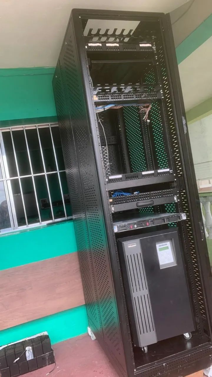 VENDE SE RACK SERVIDO COM TODOS OS APARELHOS DENTRO  - Foto 3
