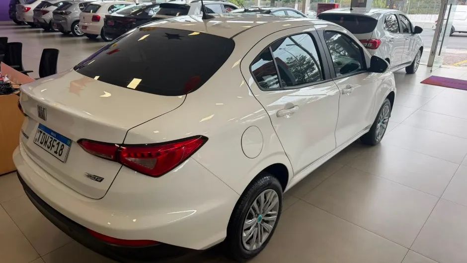 Fiat Cronos Drive 1.3 8V Flex Aut. 2025 - Foto 4