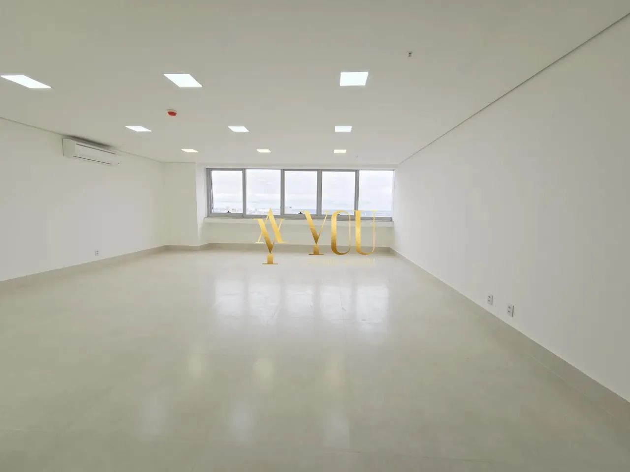 Sala Comercial com Acabamento e Ar Condicionado para Locação no Órion Complex