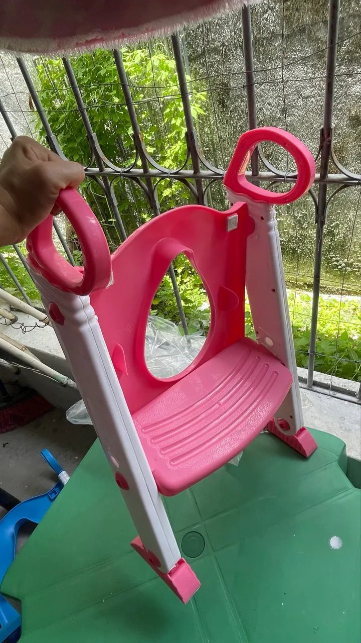 Assento infantil para privada com escadinha ROSA E AZUL - Foto 5