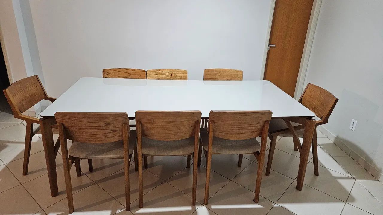 Mesa de madeira com tampo de vidro e laca - Foto 3