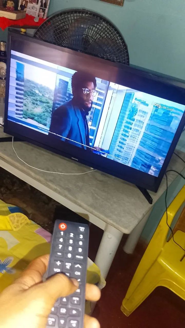 TV SMART 32 POLEGADAS ZERO DEFEITOS com antena 
