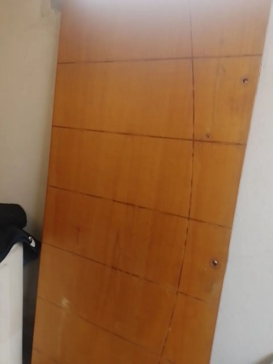 Vende se uma  porta 