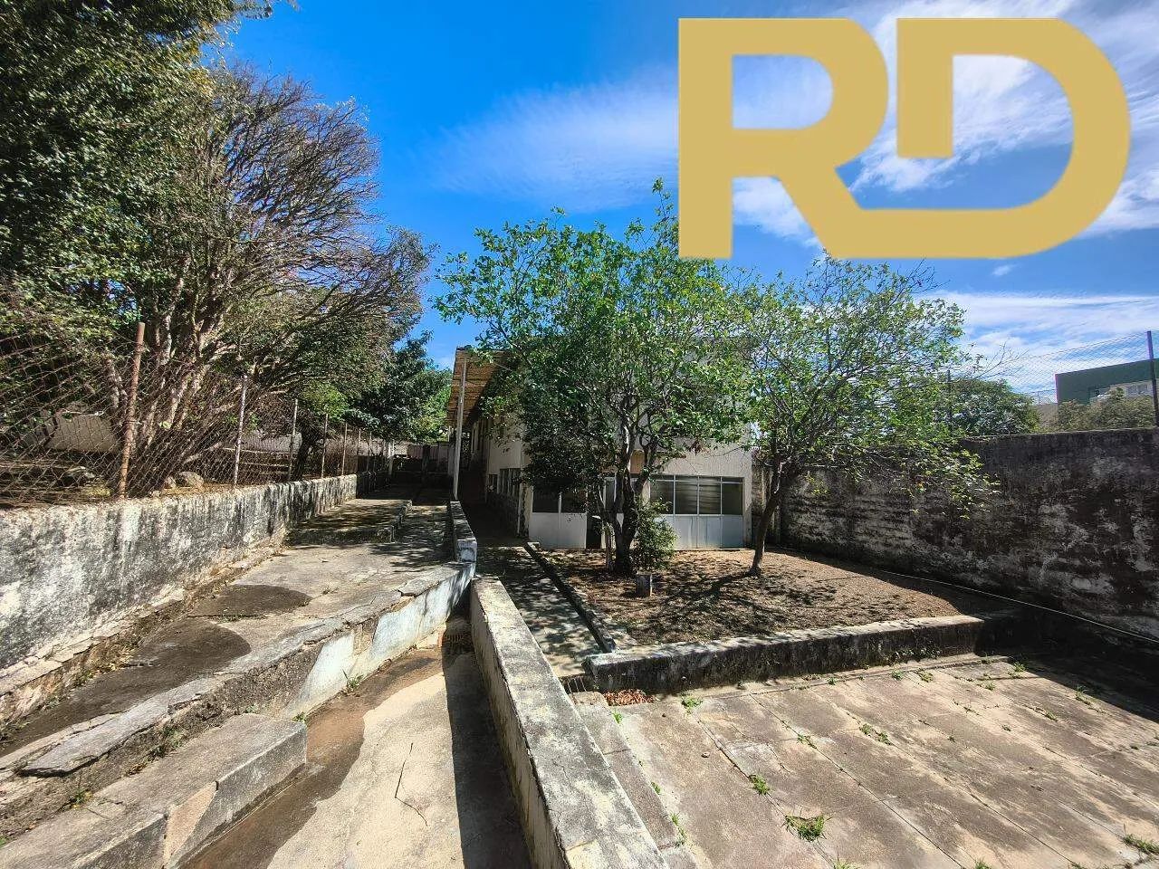 Casa em terreno de 1450m² com 4 quartos. - Foto 5