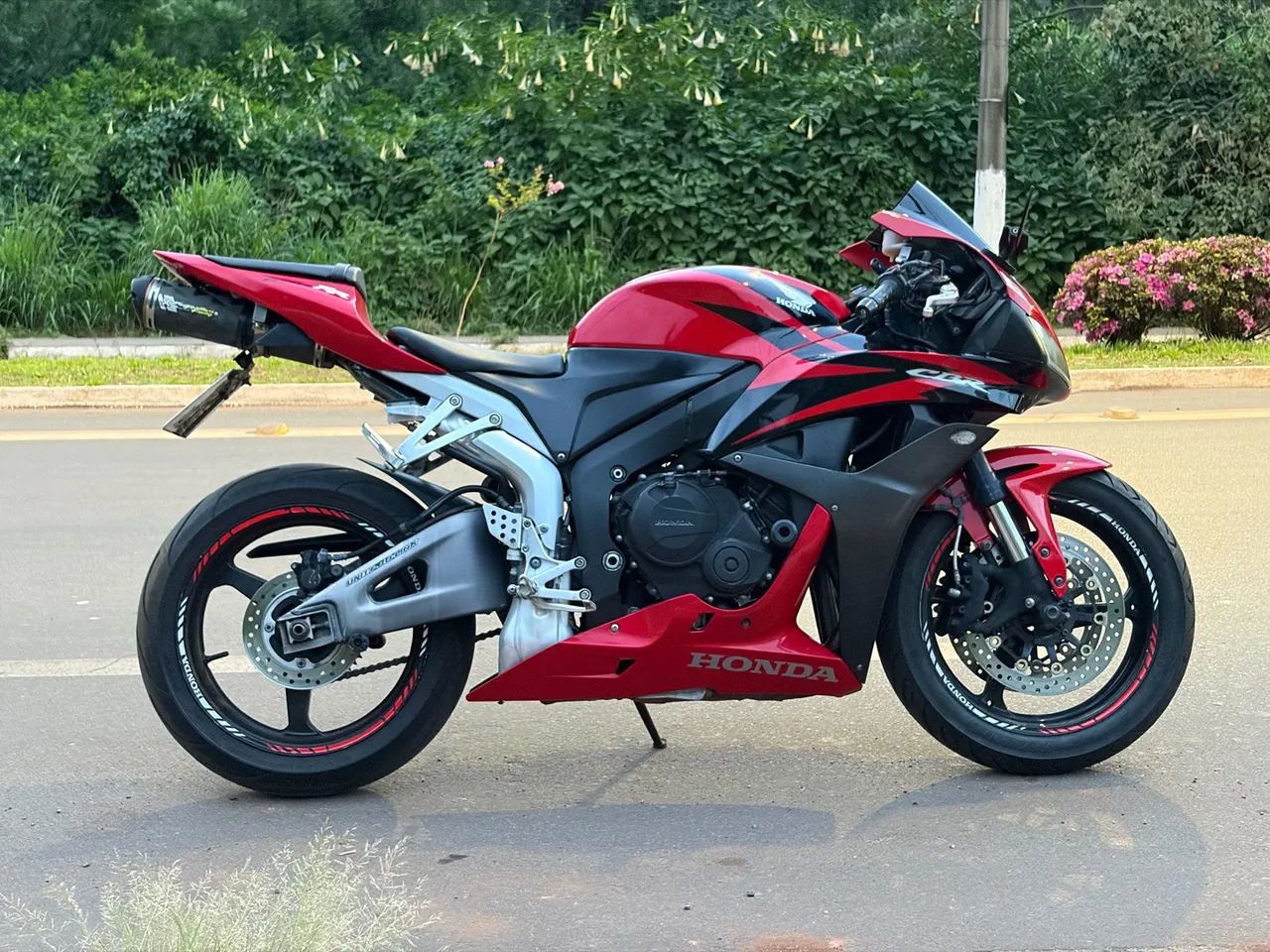 Honda CBR 600RR 2008 - Foto 4