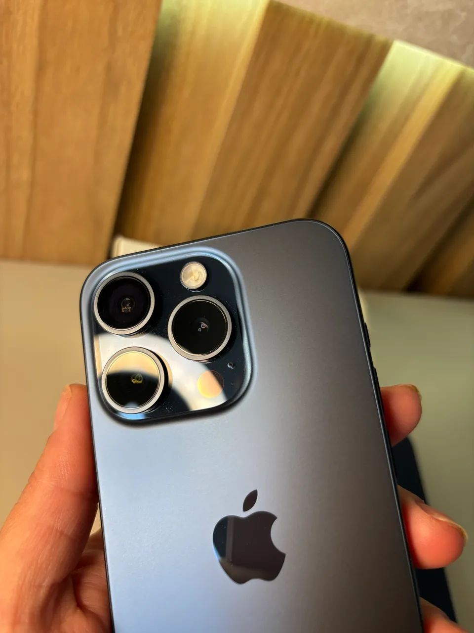 iphone 15 pro 128gb bateria 91% impecável  - Foto 2