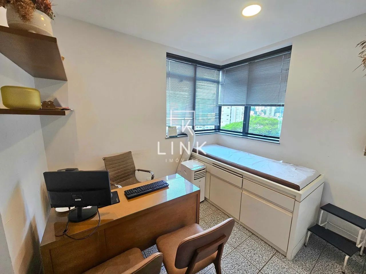 Sala comercial pronta para uso no Santa Efigênia