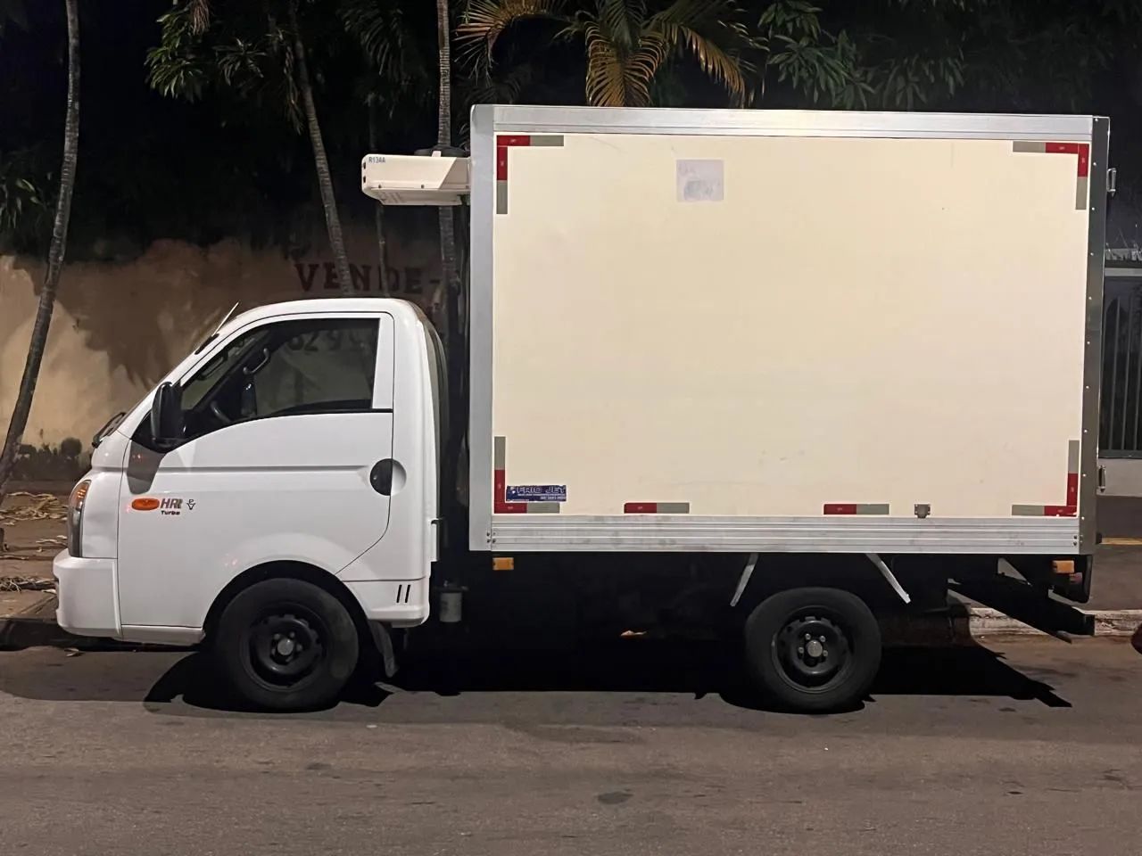 HR 20/21 com Baú Refrigerado - Foto 2