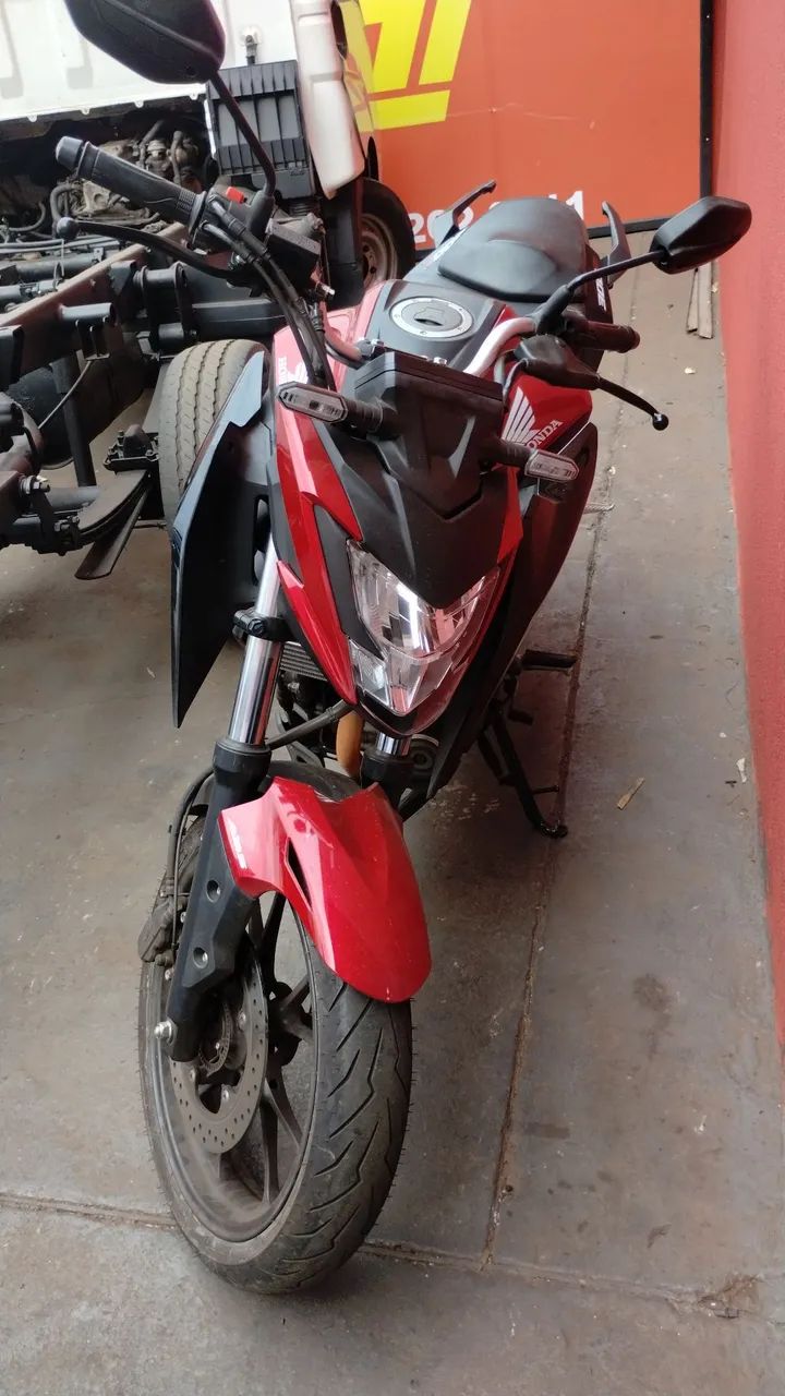 CB 300F