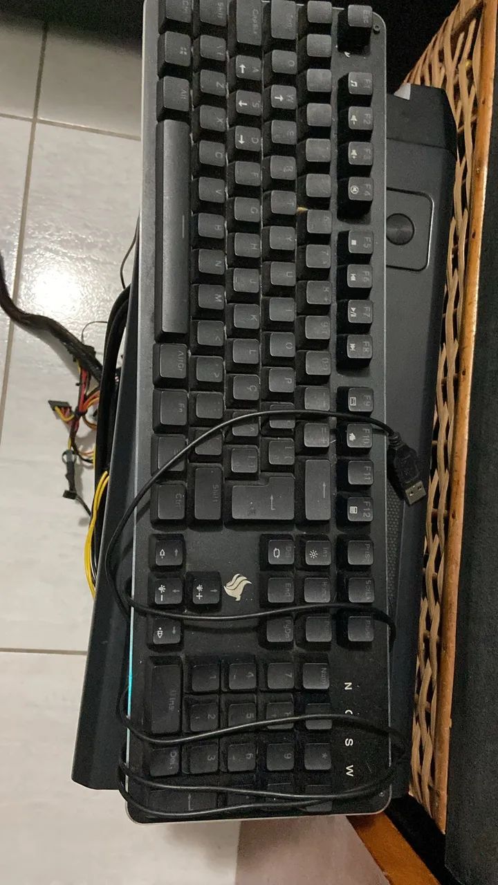 Fonte, teclado mecânico rgb - Foto 2