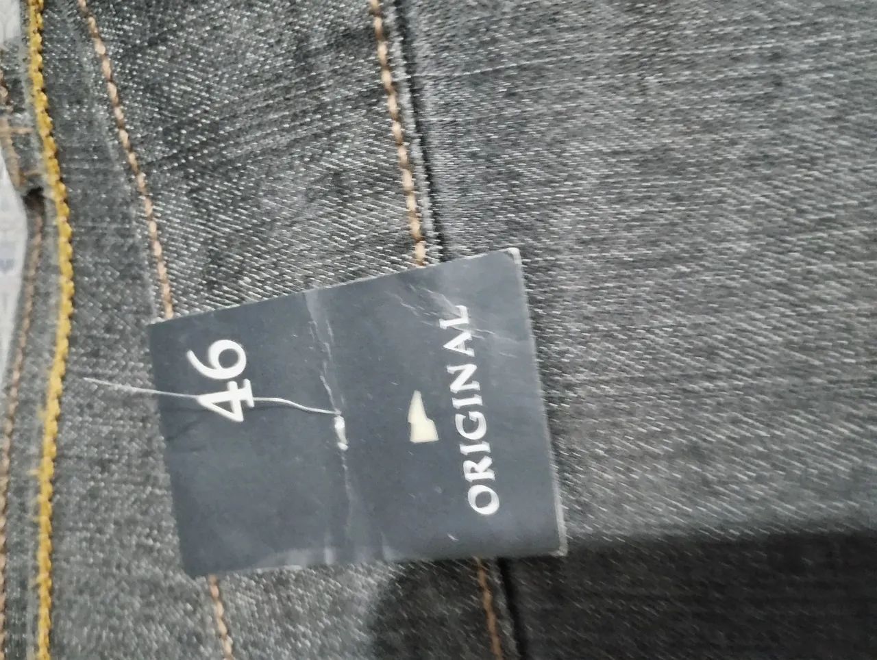 Roupas masculinas, calças e camisas 