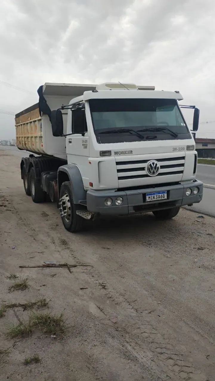 Vendo caminhão VW caçamba  - Foto 4