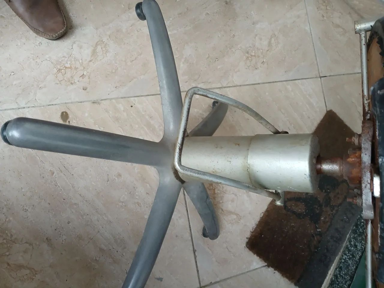 CADEIRA DE BARBEIRO PESADA DA BOA - Foto 3