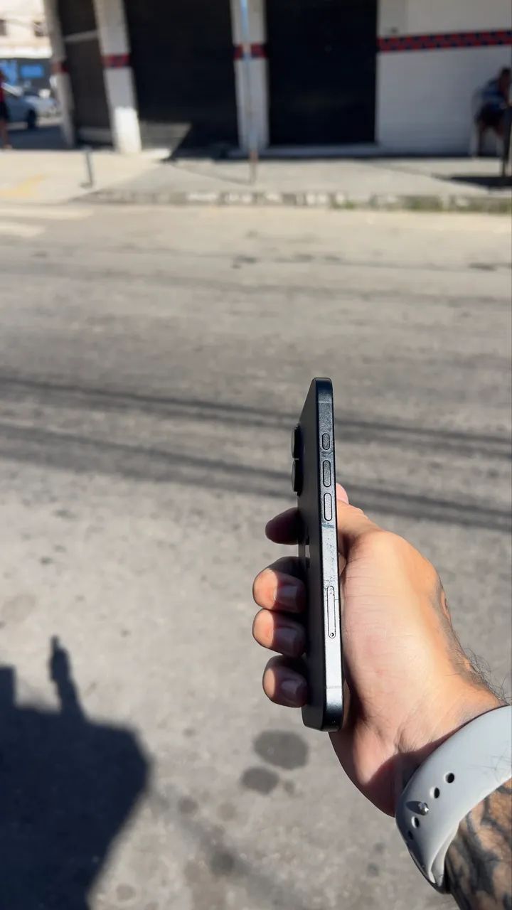 IPHONE 16 - Foto 3