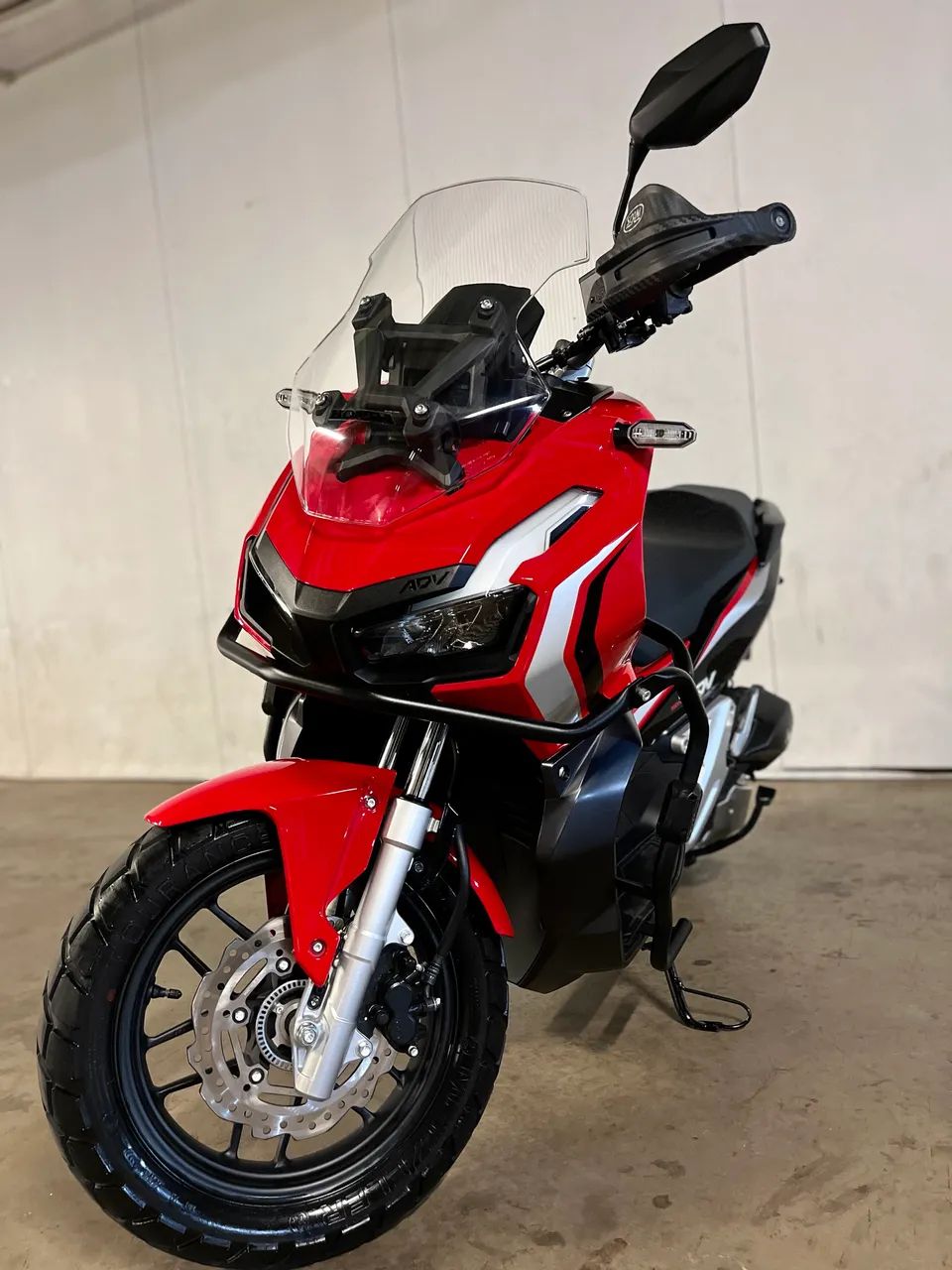 Vende-se Honda ADV 150 
