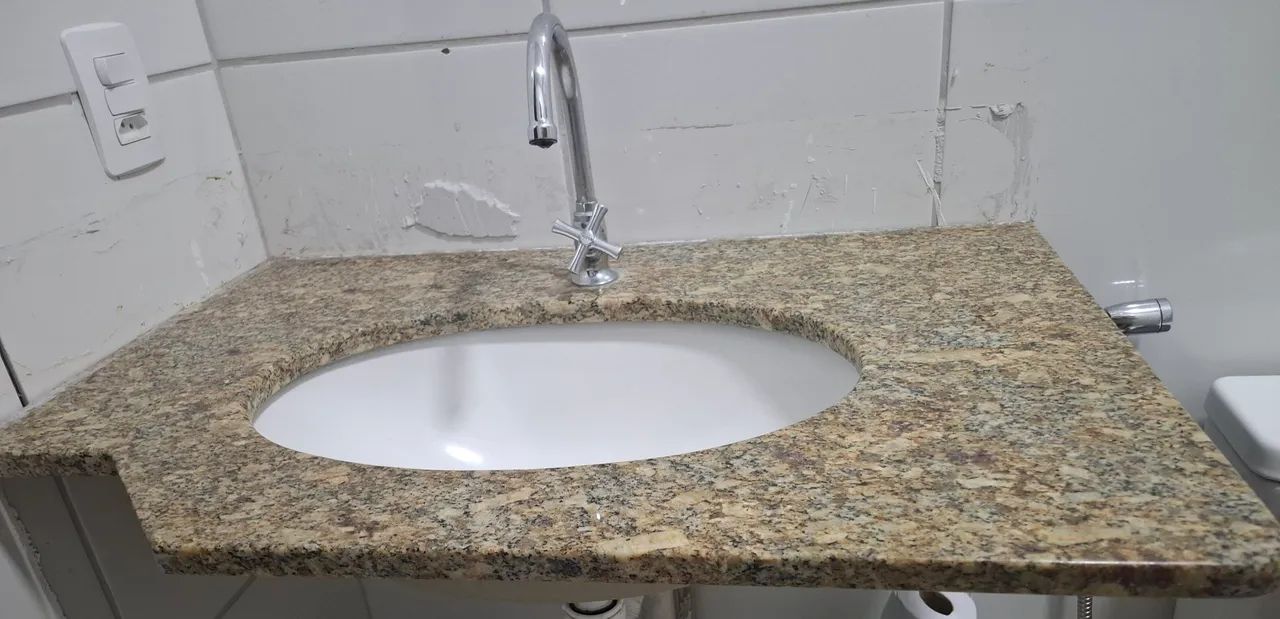 Vendo 3 pias de granito.
