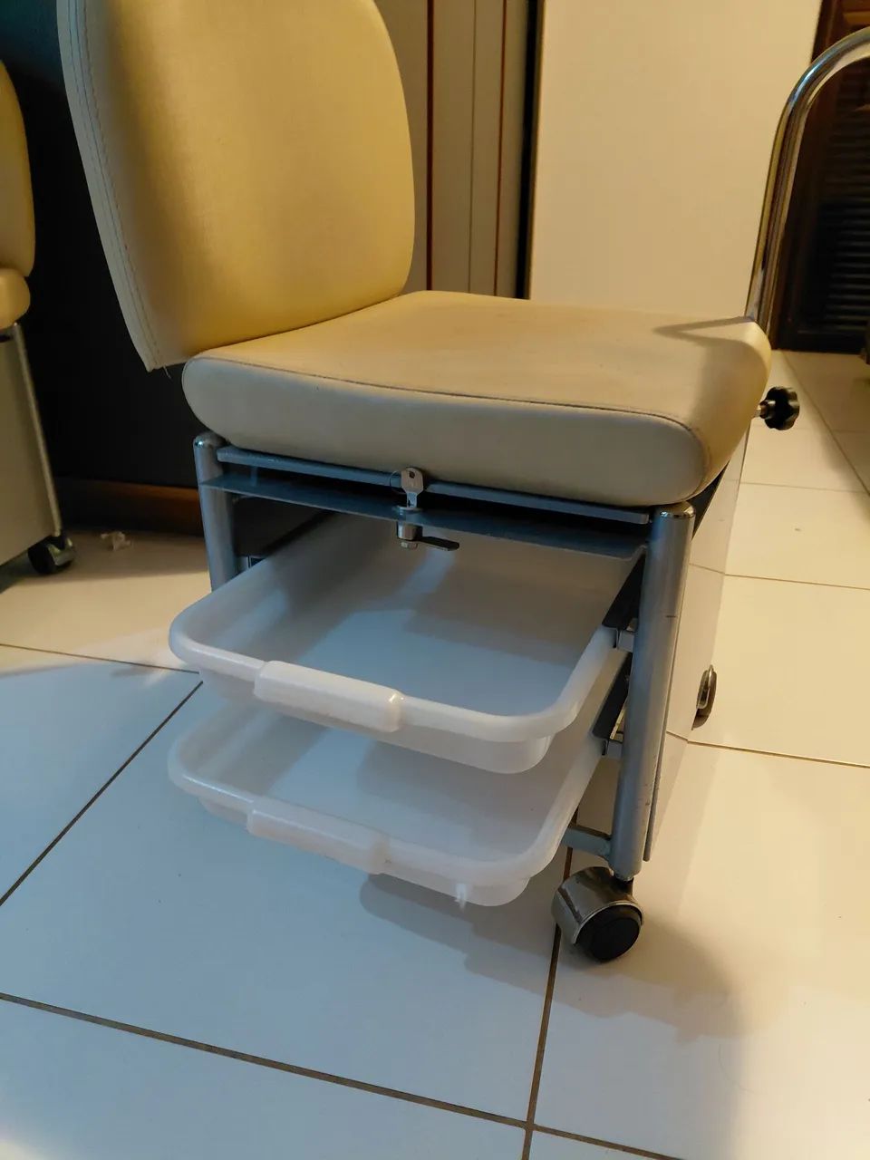 Cadeira de Manicure - Foto 5