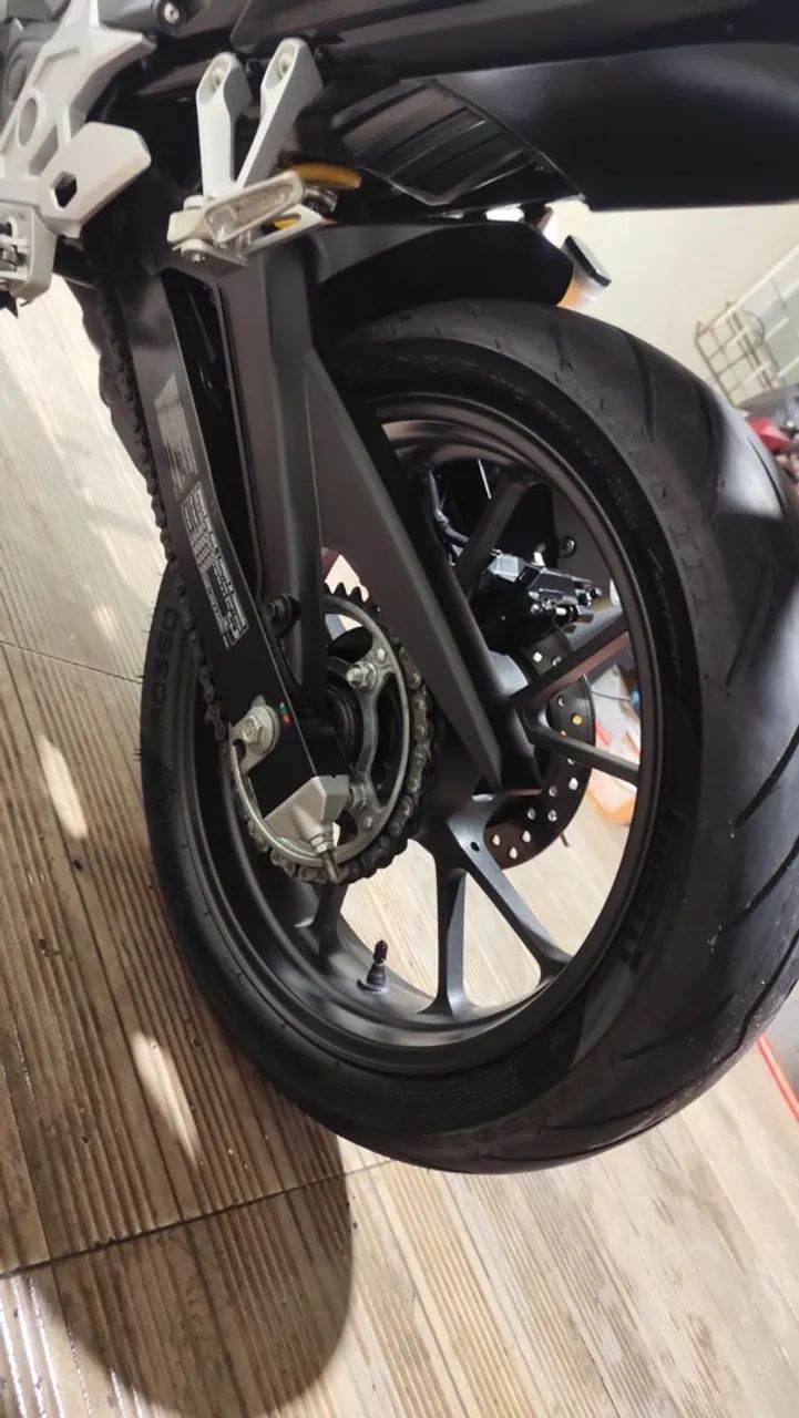 CB300F TWISTER  - Foto 3