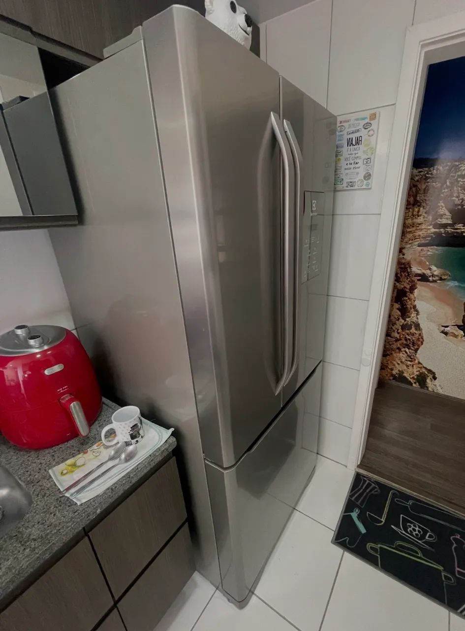 Geladeira Electrolux dm84 zerada