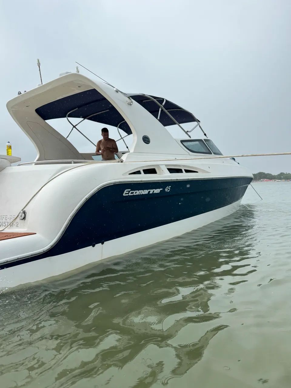 Ecomariner 45 com 2 D6 370 e gerador Onan. - Foto 3