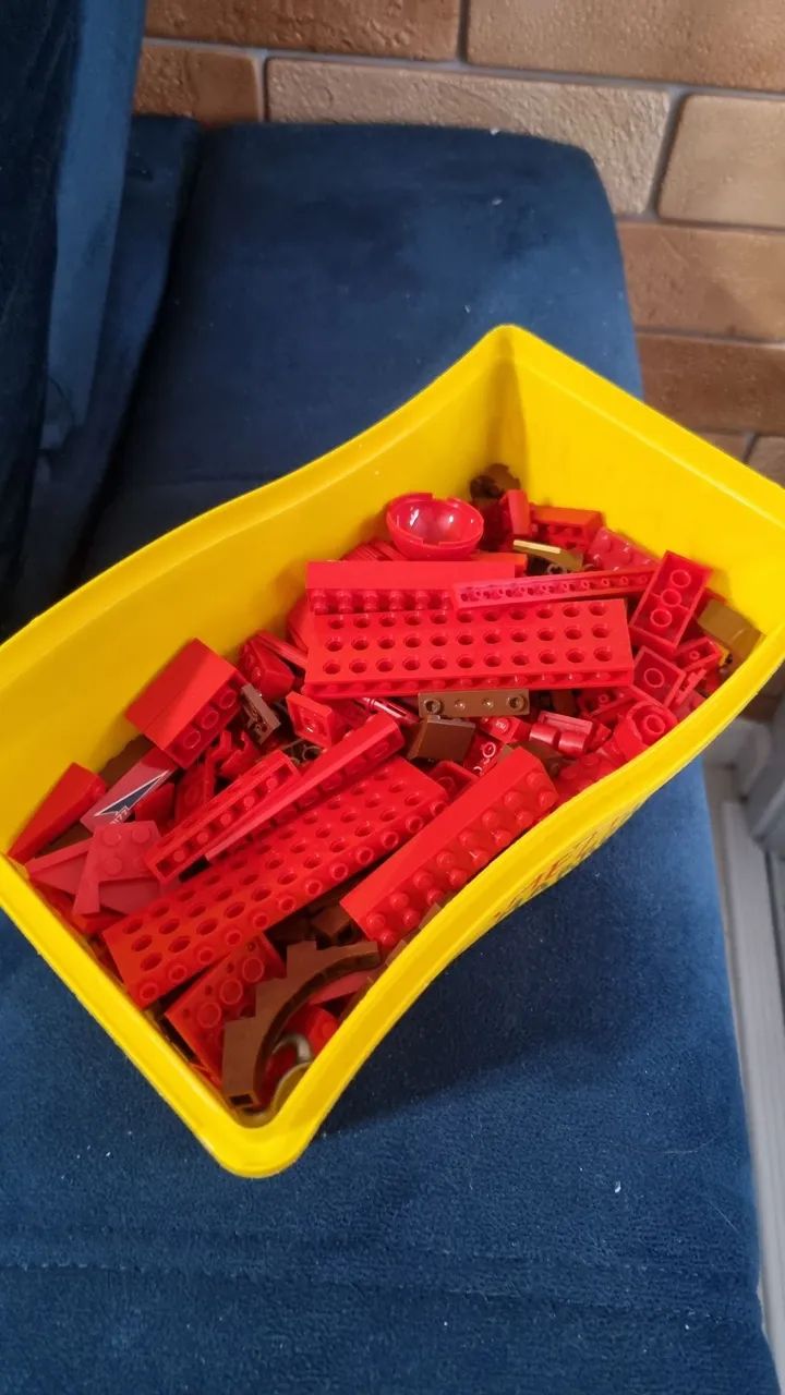 LEGO - Lote com 350 Peças - Tons Vermelho e Marrom - Foto 2