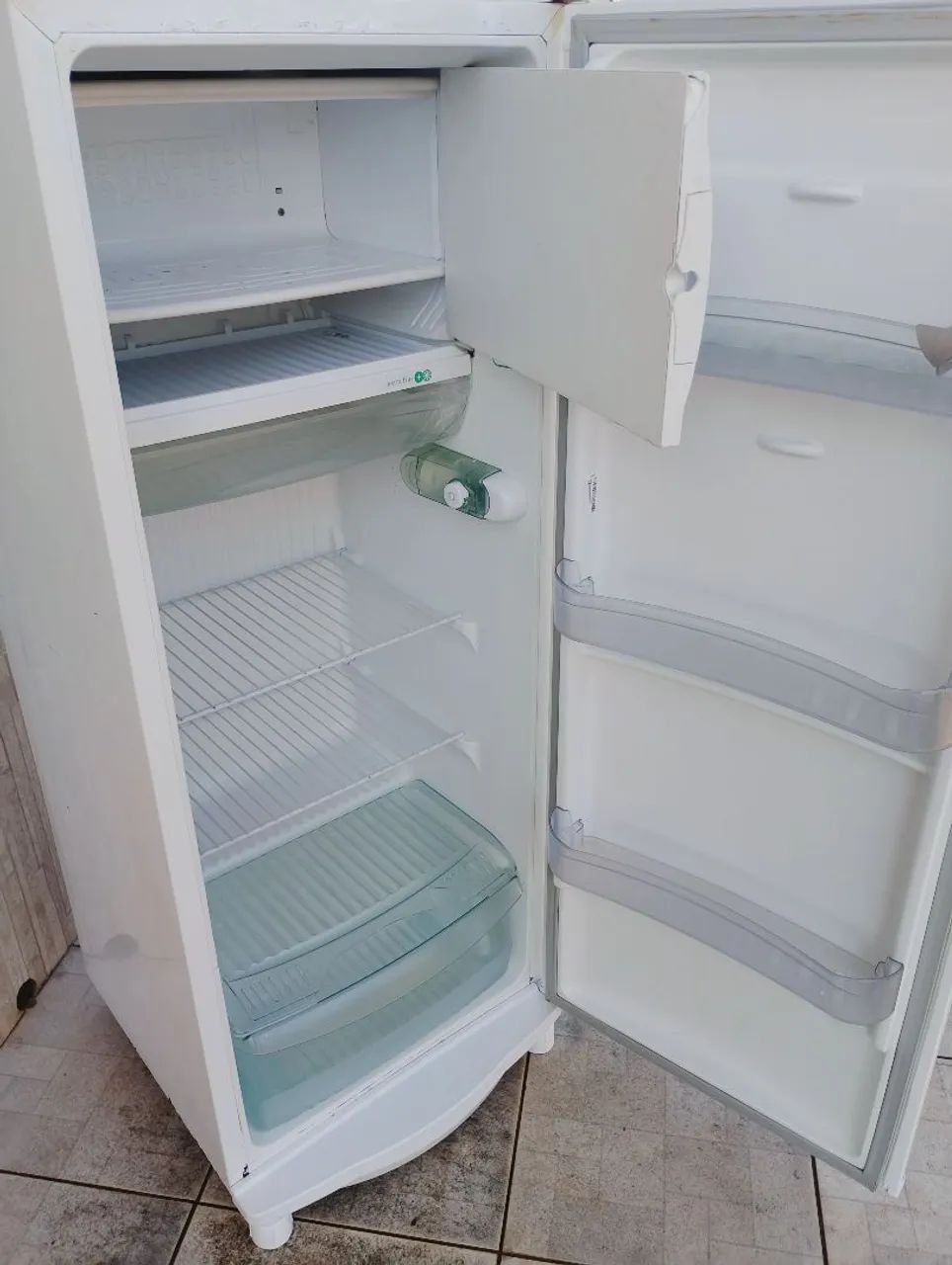 Geladeira Consul, excelente funcionamento  - Foto 2