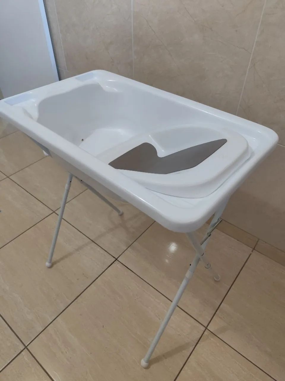 Banheira para bebês com suporte e redutor - Foto 2