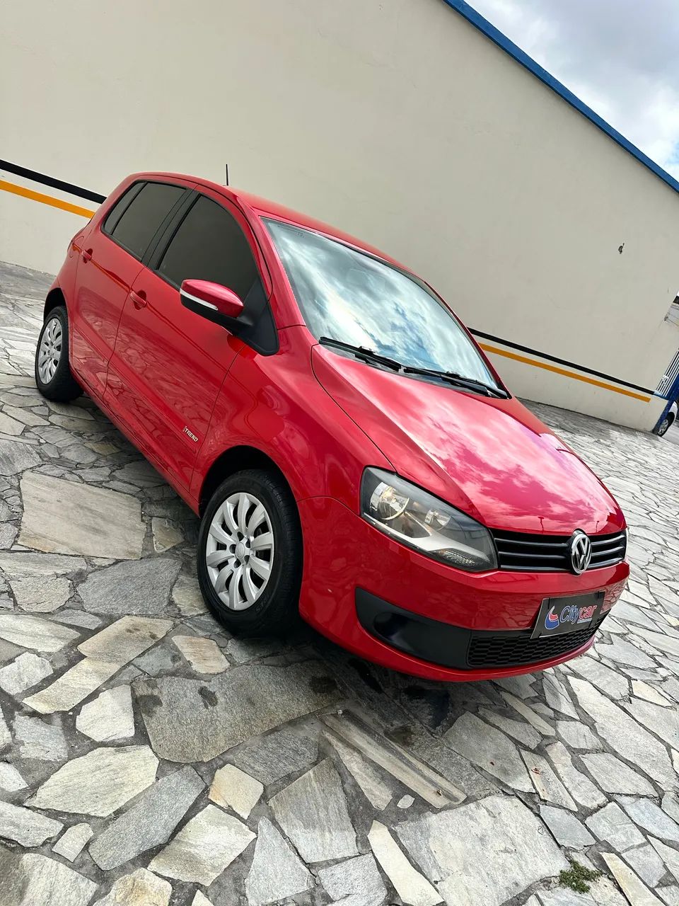 Volkswagen Fox 1.0 MI Total Flex 8V 3P 2014 - Foto 2