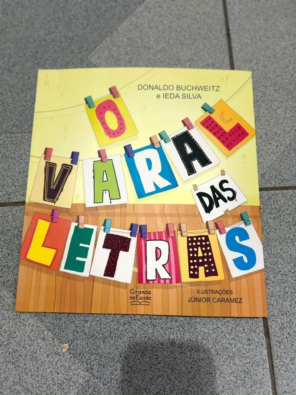 Livro O Varal das Letras
