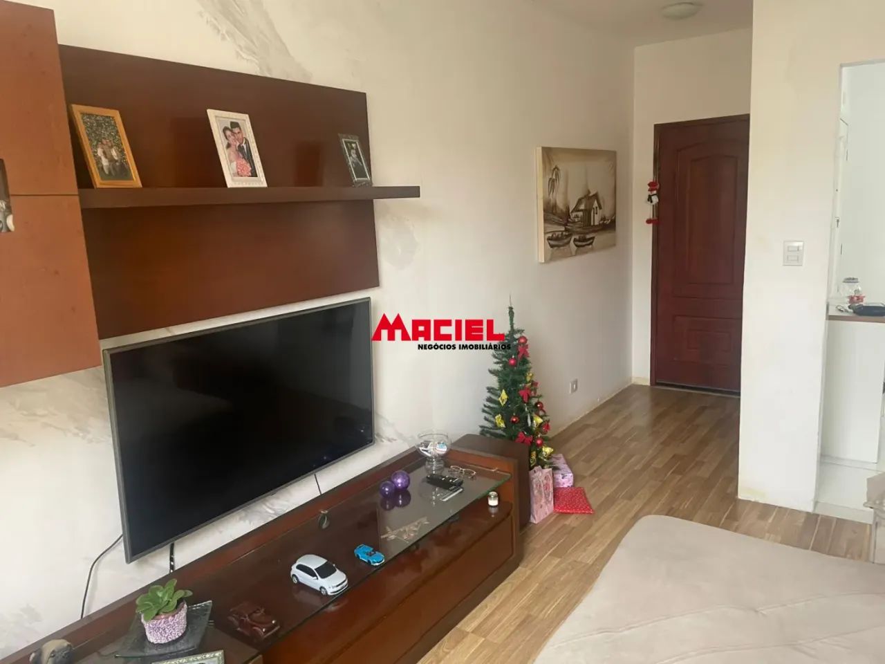 excelente apto em ótima localização e próximo a bancos ,escola e comércio em geral