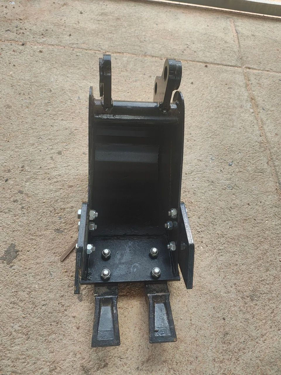 Caçamba 20 cm (200mm)