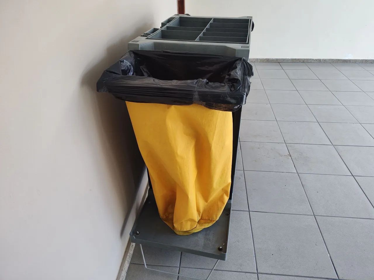 Carrinho de limpeza para hotel  - Foto 3