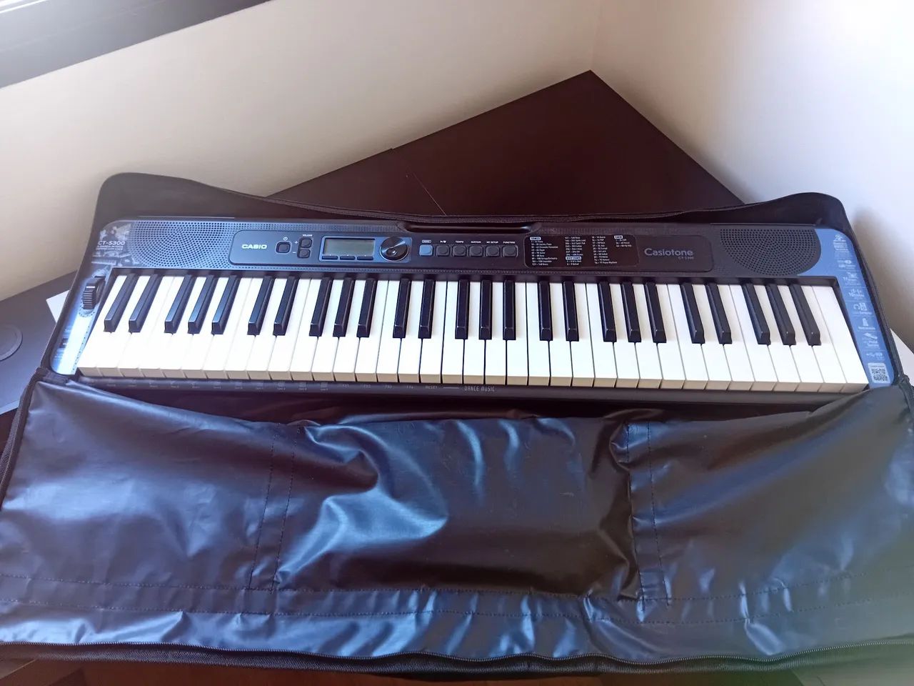 Teclado Casio Casiotone CT-S300 + capa acolchoada - Excelente estado - Foto 2