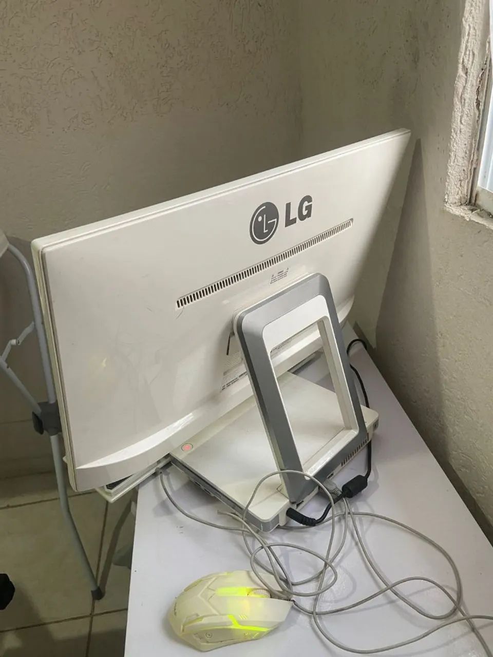 LG All i One V320 - Foto 2