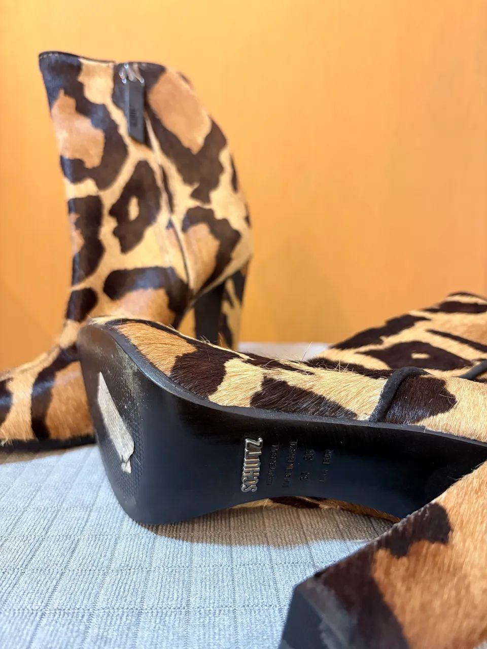 bota schutz onça  - Foto 3