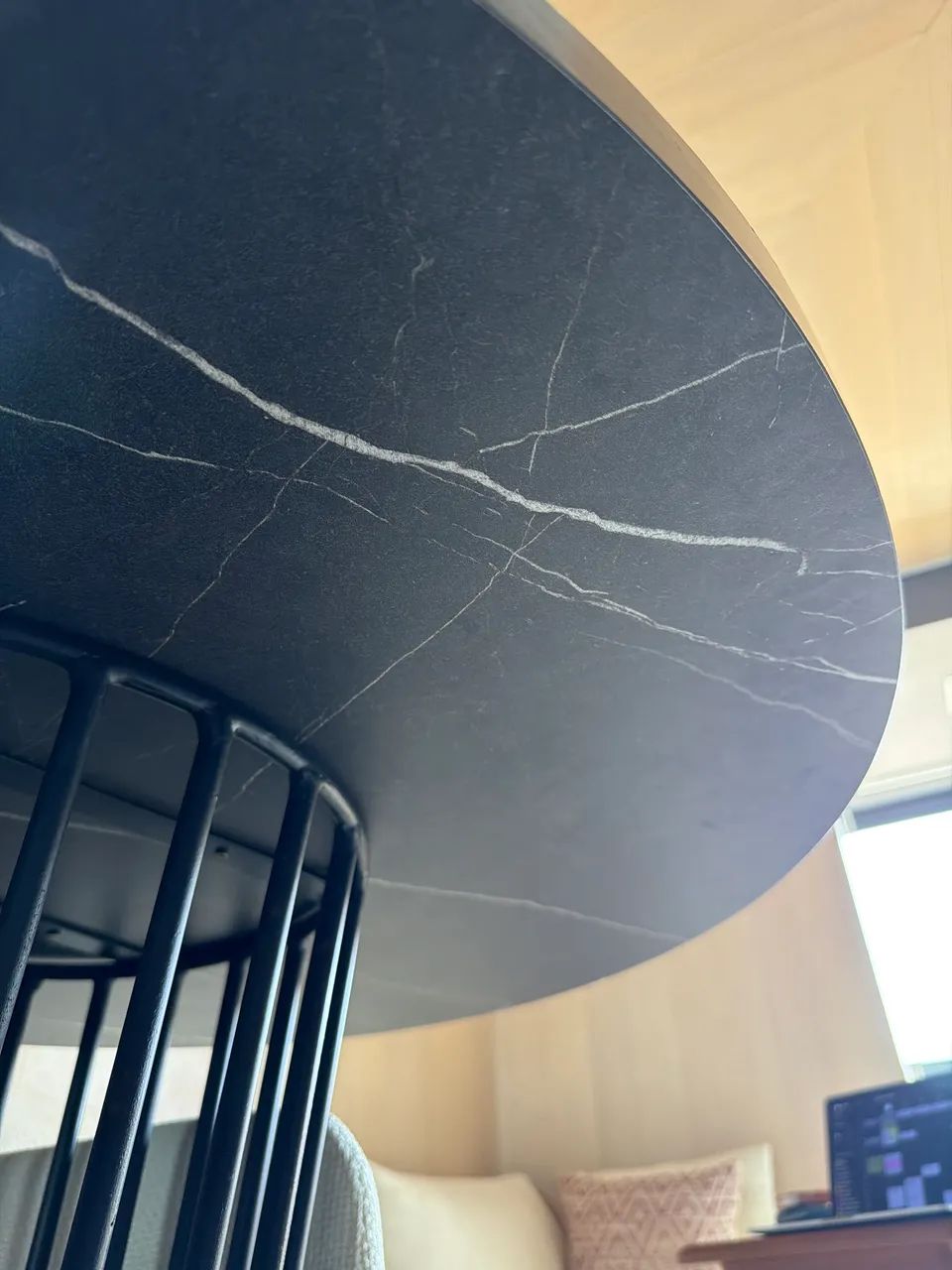 Mesa madeira redonda (Base de ferro) - Foto 4