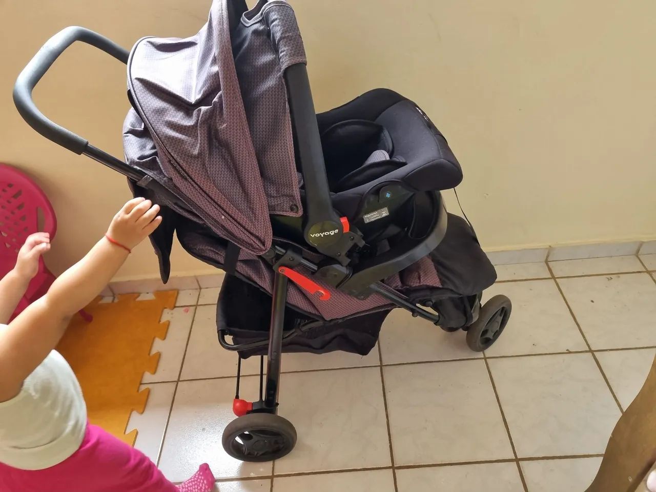 Carinho e bebe conforto bom estado  - Foto 2