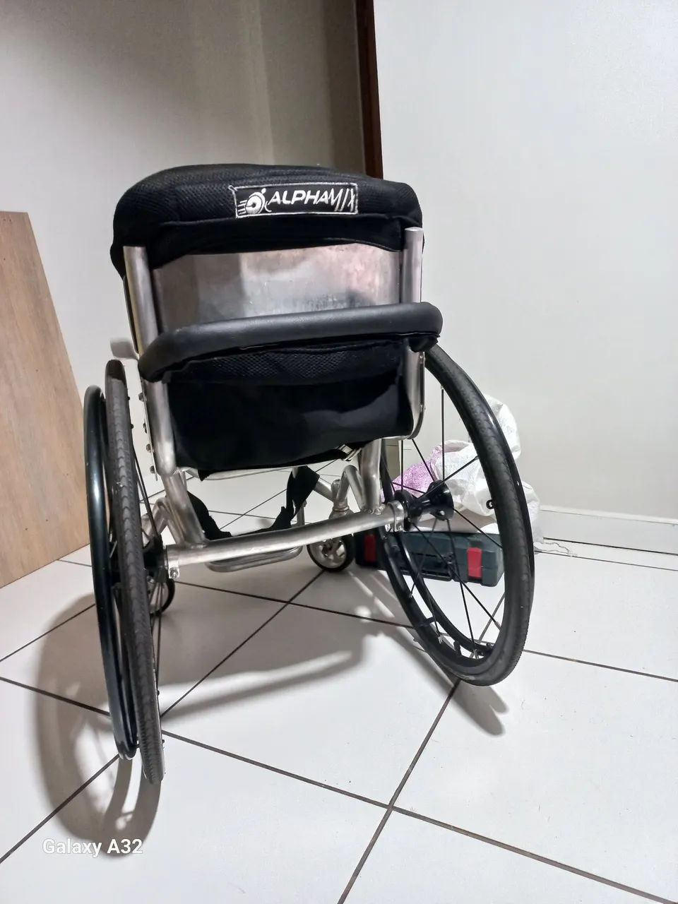 Cadeira de rodas toda no alumínio.  - Foto 3