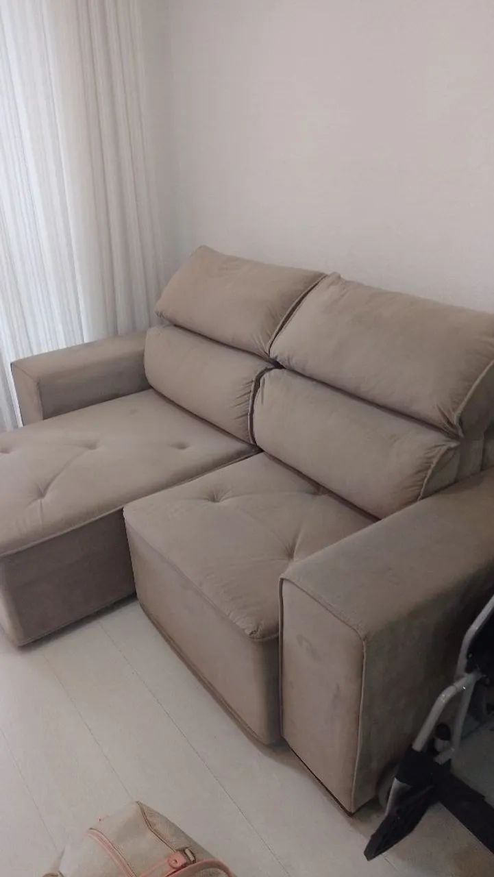 Sofá Retrátil e reclinável em estado de novo - cor bege/suede - Foto 4