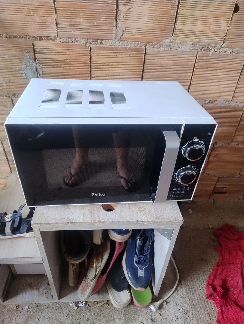 Microondas 18 litros funciona perfeitamente - Foto 2