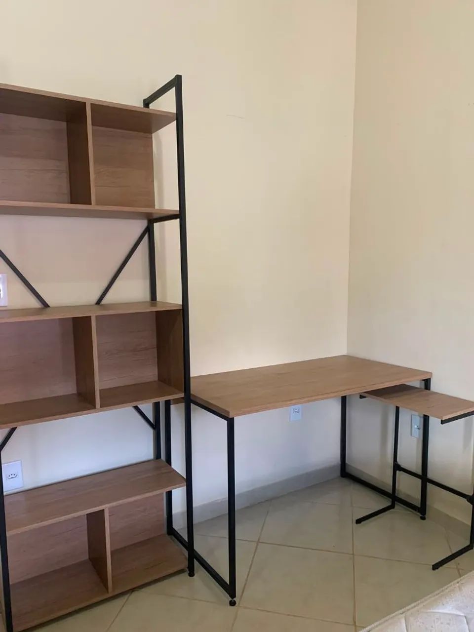 Mesa de Escritório + mesa de apoio - Foto 3