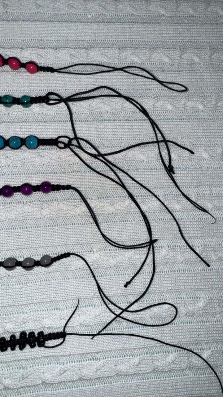 kit pulseiras coloridas miçangas com 4 carretel de linhas - Foto 3