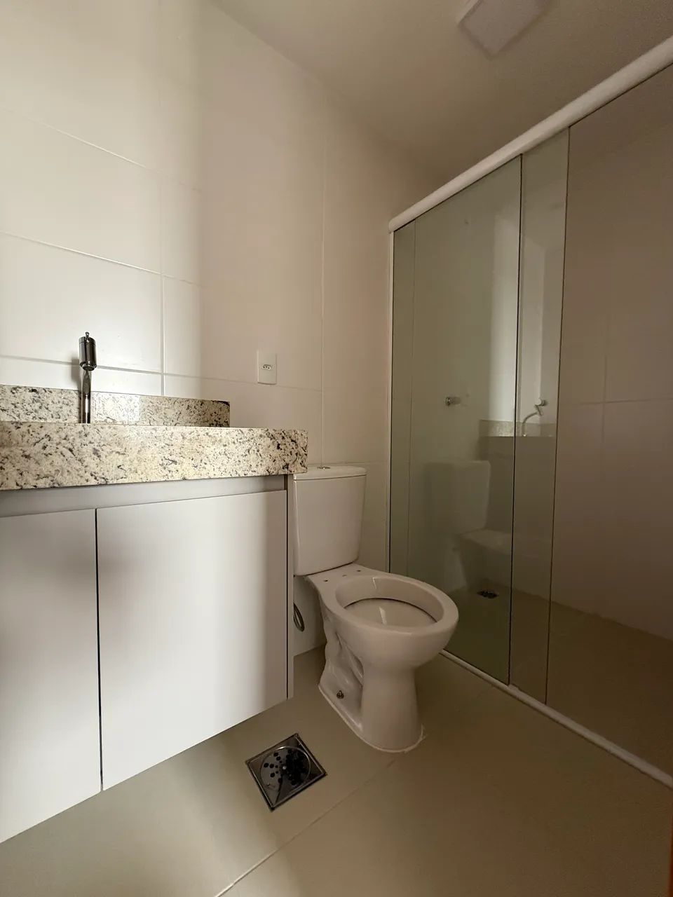 Apartamento 2 Quartos com Suíte e Armários Ao lado Setor Sudoeste no Lucy Complete Home - Foto 3