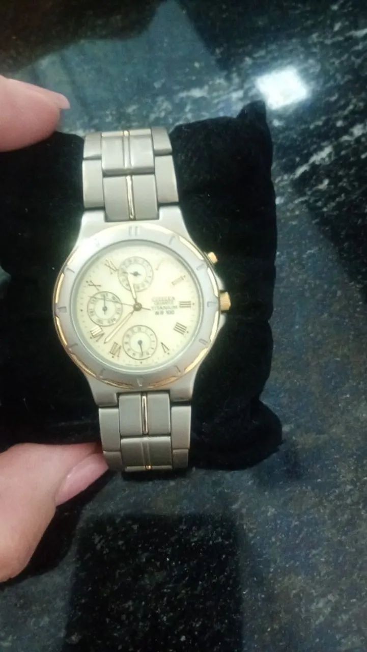 Relógio Citizen titânio W R 100