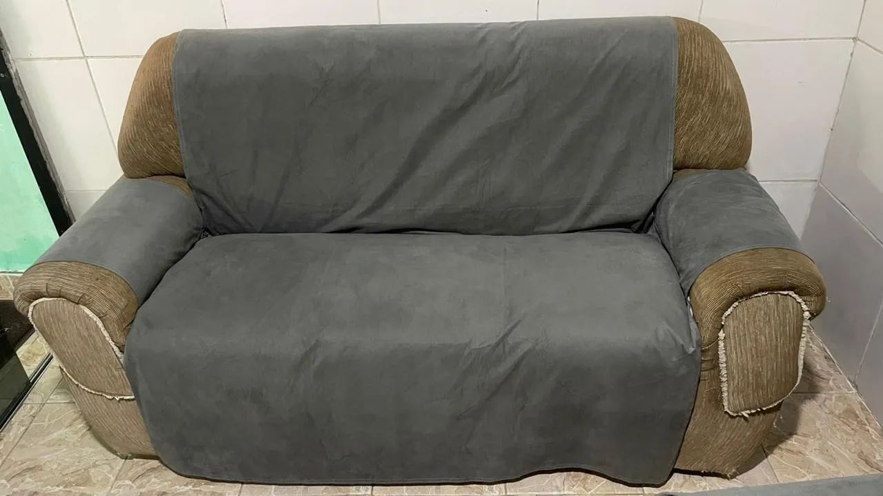 Vendo sofá de 3 e 2 lugares - Foto 2
