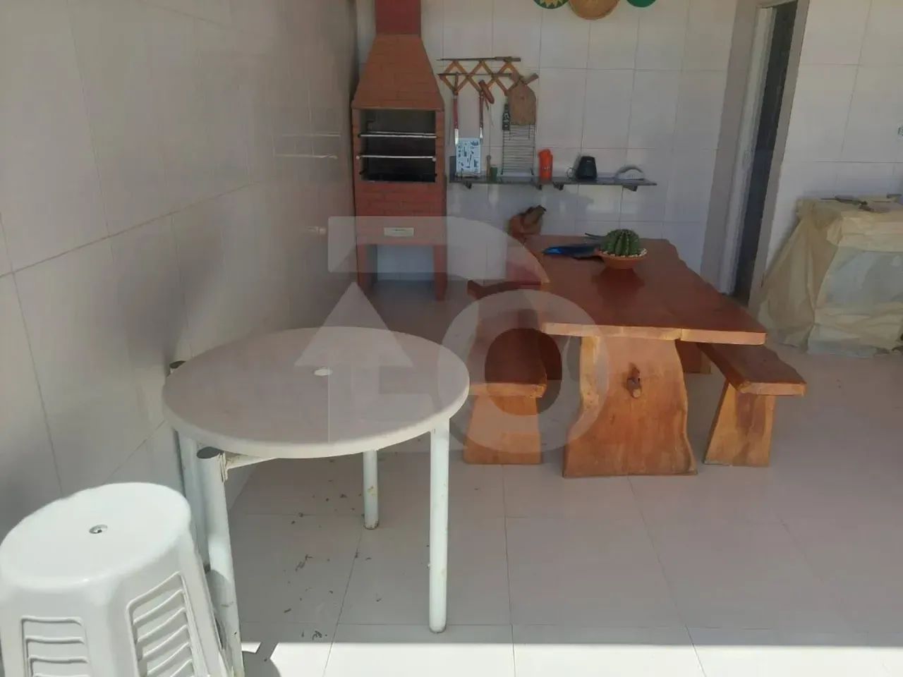 Casa no Abaís com 5 Quartos, Piscina e 6 Vagas de Garagem - Foto 3