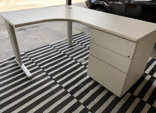 Mesa de escritorio de canto com gavetas  - Foto 3